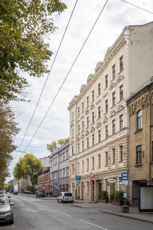 Apkaime, kurā atrodas viesnīca, vai apkaime, kas atrodas netālu