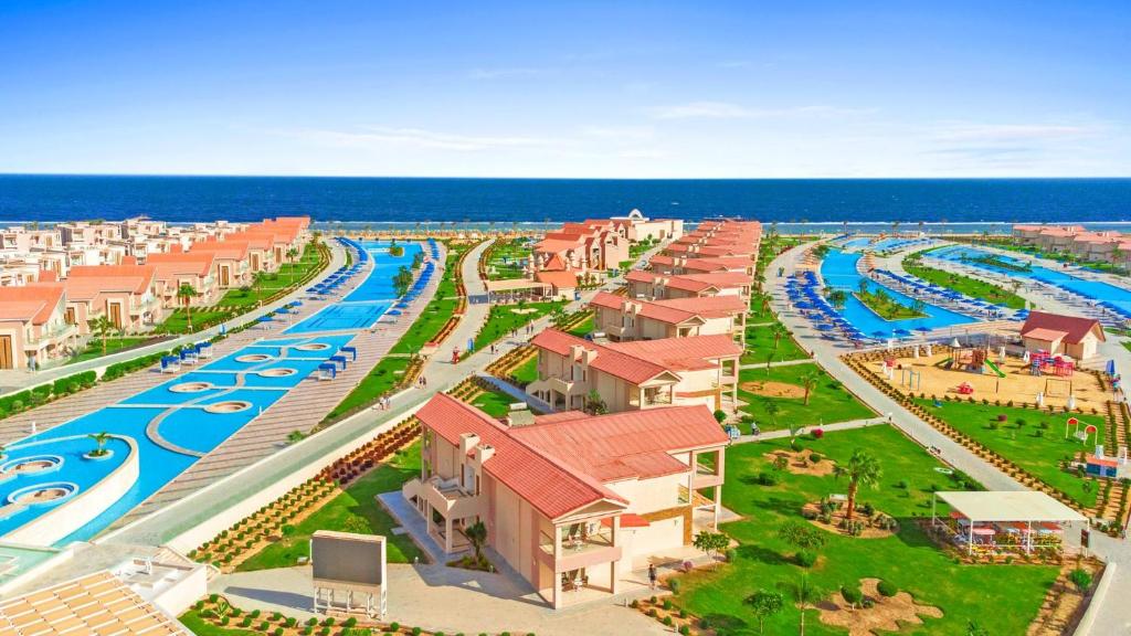 Bazén v ubytování Pickalbatros Sea World Resort - Marsa Alam- "Aqua Park" nebo v jeho okolí