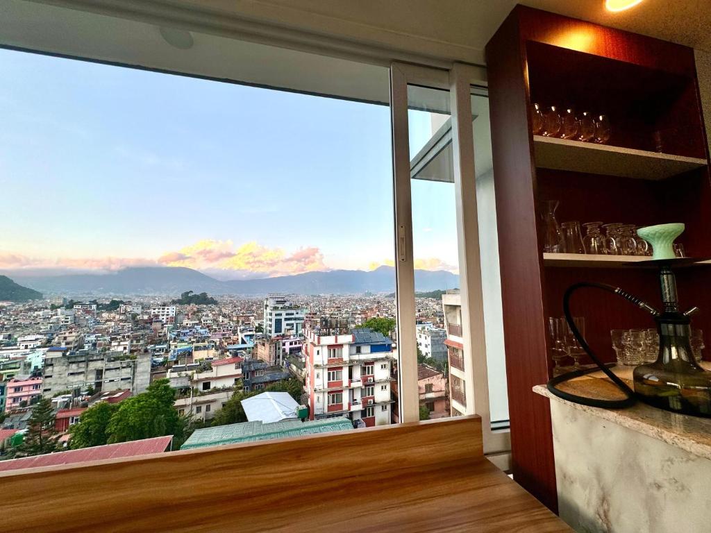 Nespecifikovaný výhled na hory nebo výhled na hory při pohledu z hotelu
