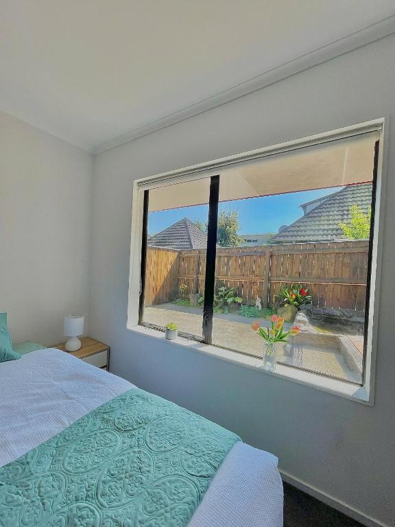 Postel nebo postele na pokoji v ubytování Cozy Victoria Double Room