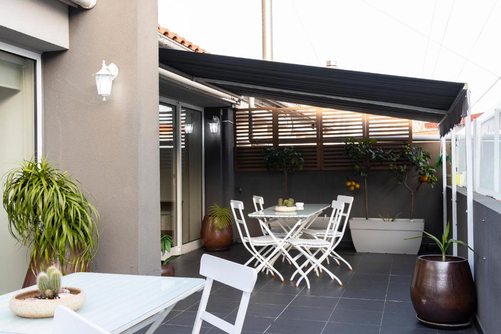 Een patio of ander buitengedeelte van Hotel Rali Viana