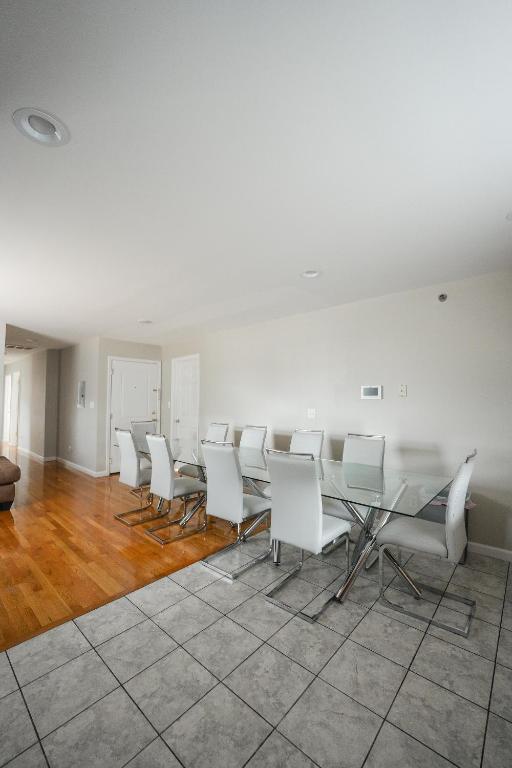 Fotografie z fotogalerie ubytování Newark Liberty Gem Brick House - Apt 3 v destinaci Newark