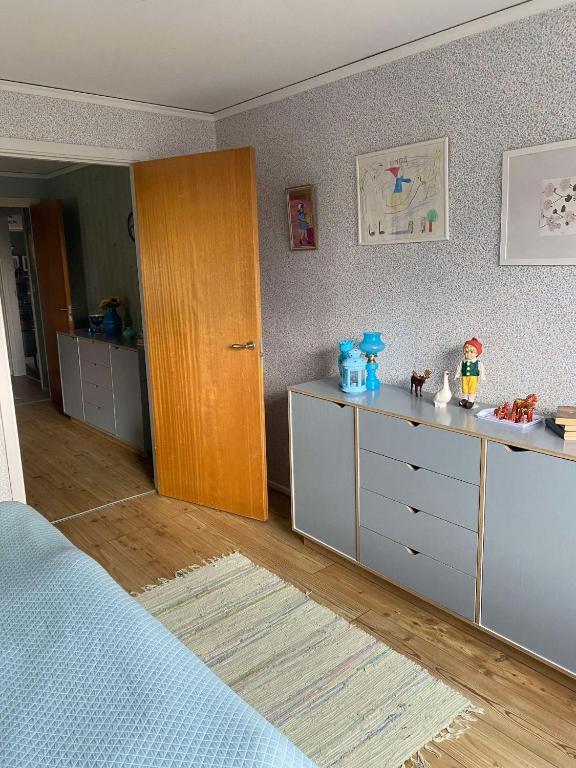 Kuchyň nebo kuchyňský kout v ubytování Bed and books på Österlens Gästhärbärge