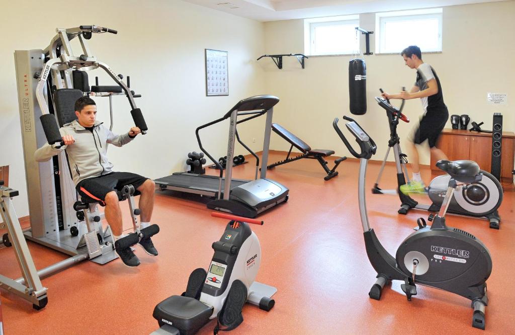 Fitness centrum a/nebo fitness zařízení v ubytování Gasthof Hotel Jägerwirt