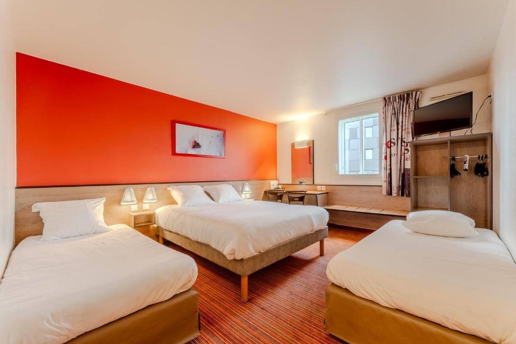 Postel nebo postele na pokoji v ubytování Ace Hotel Noyelles
