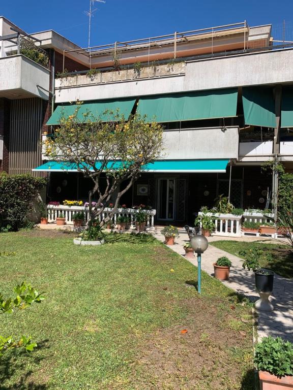 Κήπος έξω από το Casa per Giubileo, Anzio