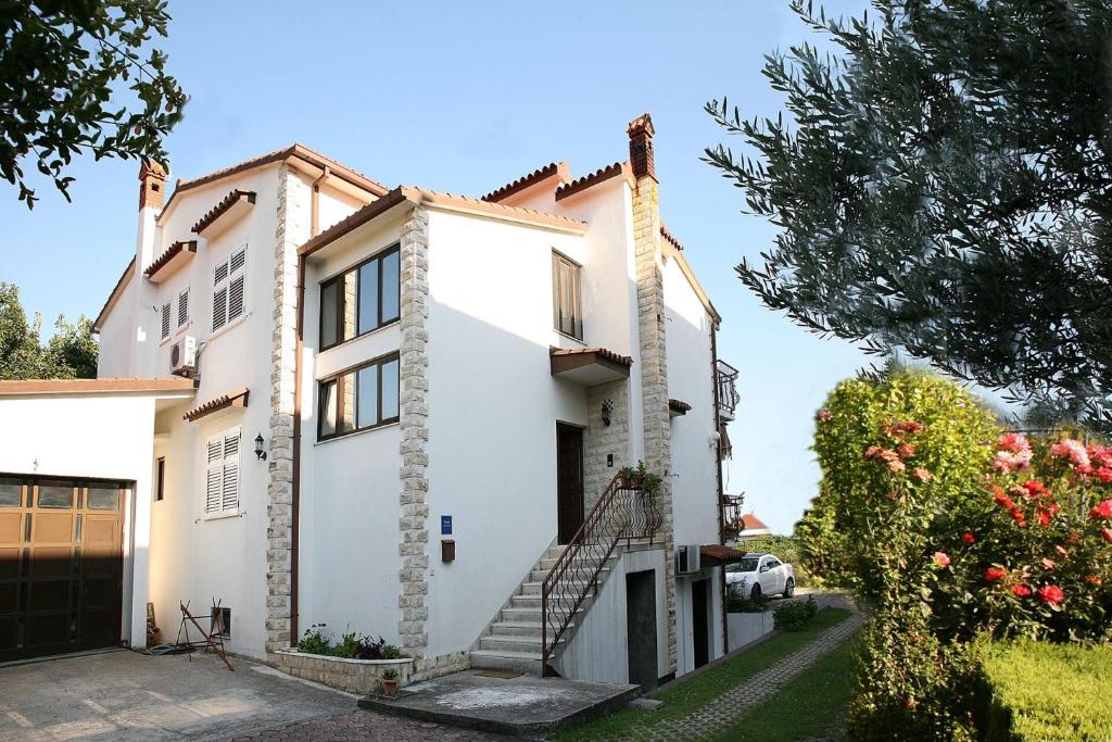 Budova, v ktorej sa apartmán nachádza