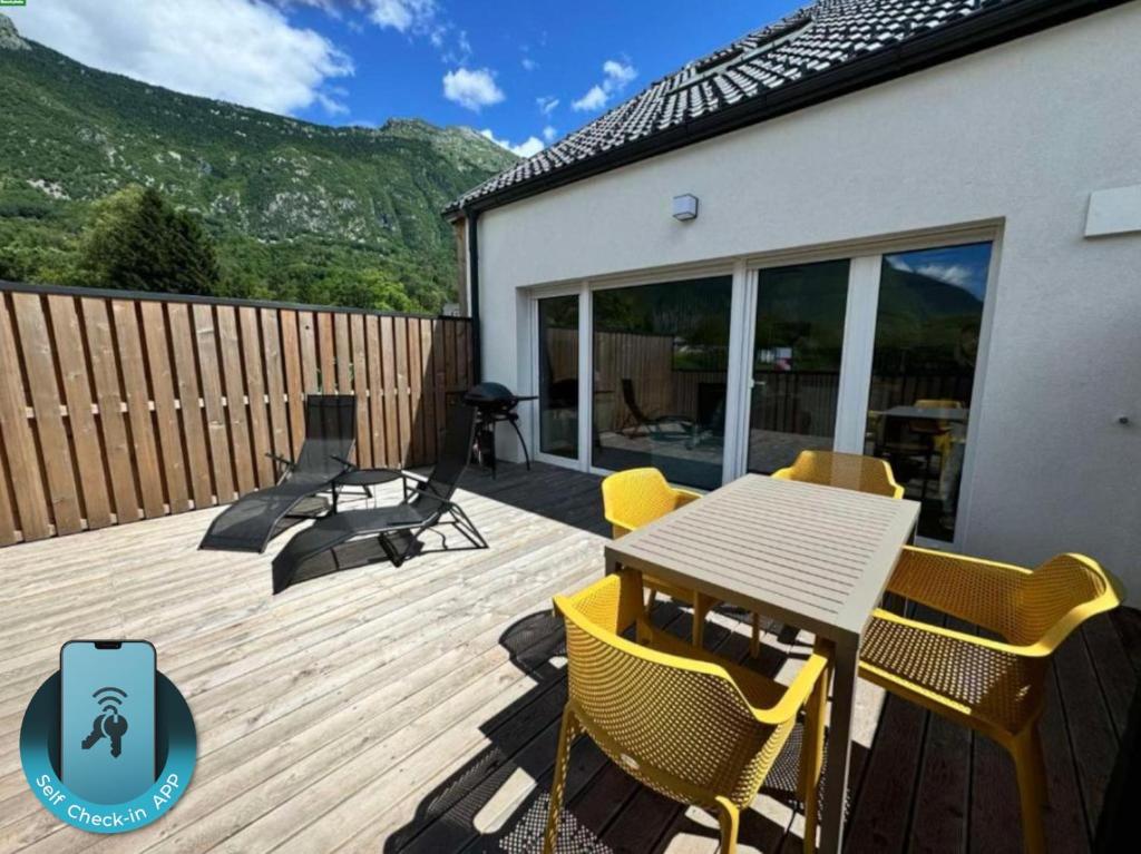 Nespecifikovaný výhled na hory nebo výhled na hory při pohledu z apartmánu