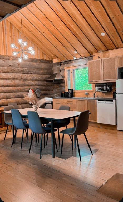 Kuchyň nebo kuchyňský kout v ubytování Kelotulkku Lodge