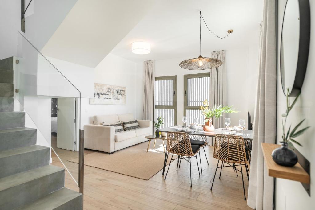 Spacious apartment & private terrace by REMS
