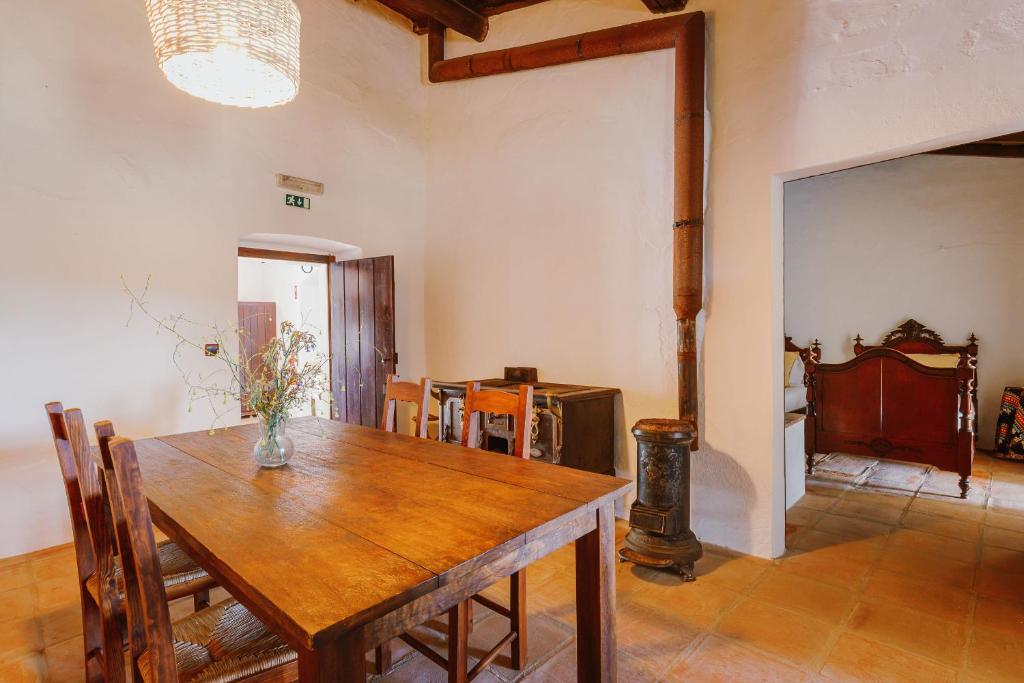 Monte do Ramalho - Three-Bedroom House