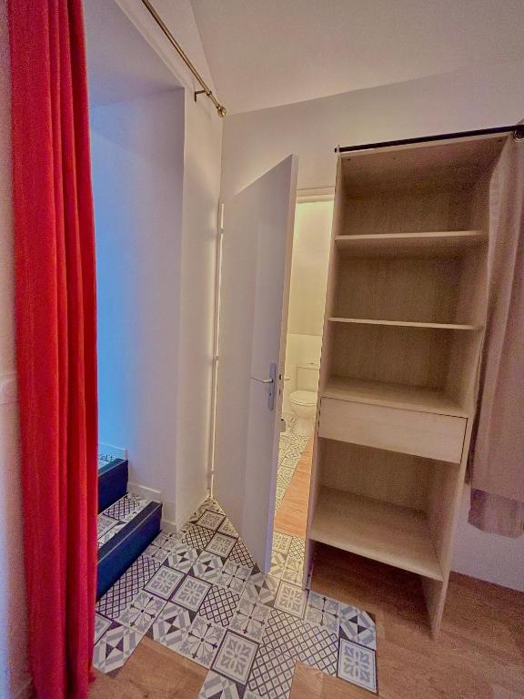 Spacieux 2 pièces équipé accès facile - One-Bedroom Apartment