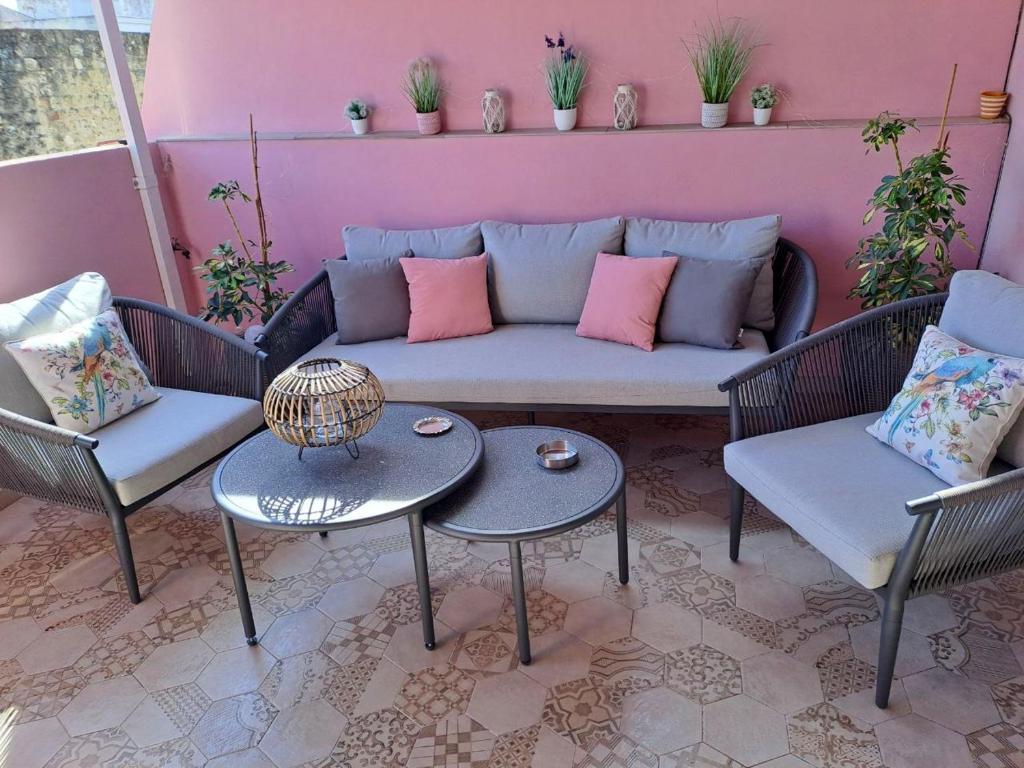 A seating area at Apartamento El Balcon de la Muralla