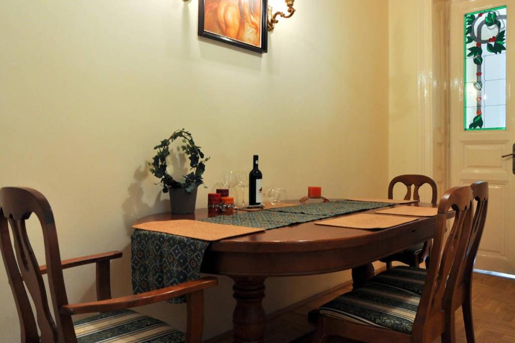 Fotografia z galérie ubytovania Charming Art Deco Flat v Budapešti