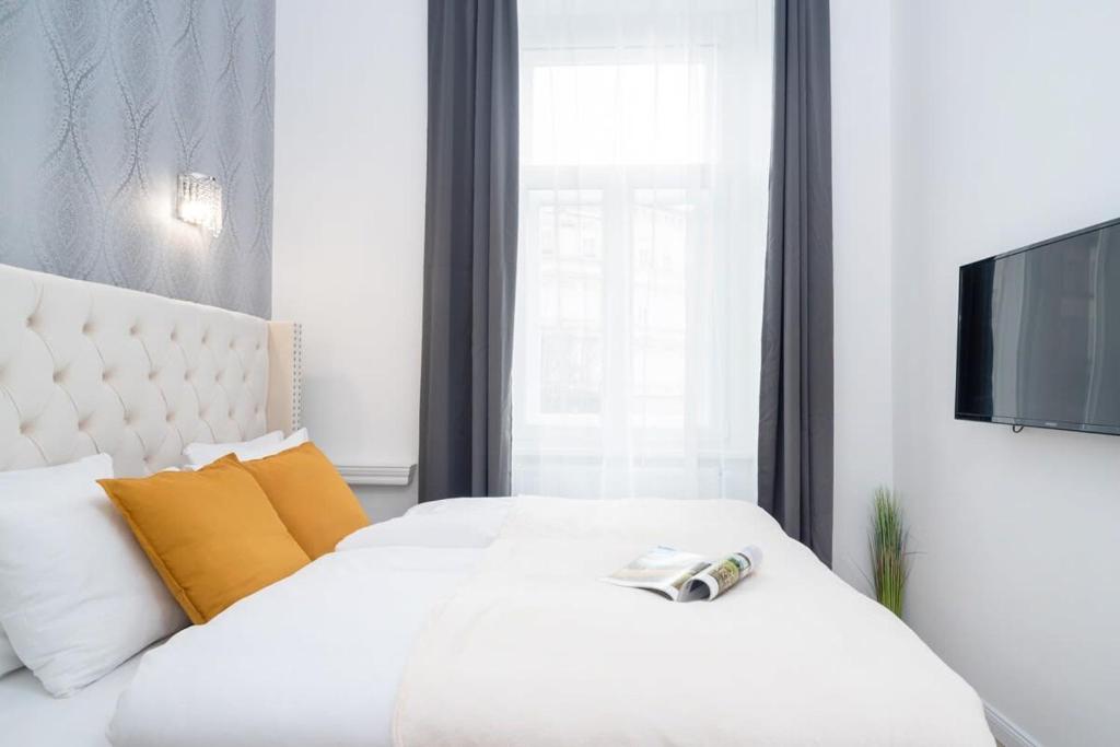 Stylish large apartment at super central location 1054 Budapest, Bajcsy-Zsilinszky út 58 kép - 1