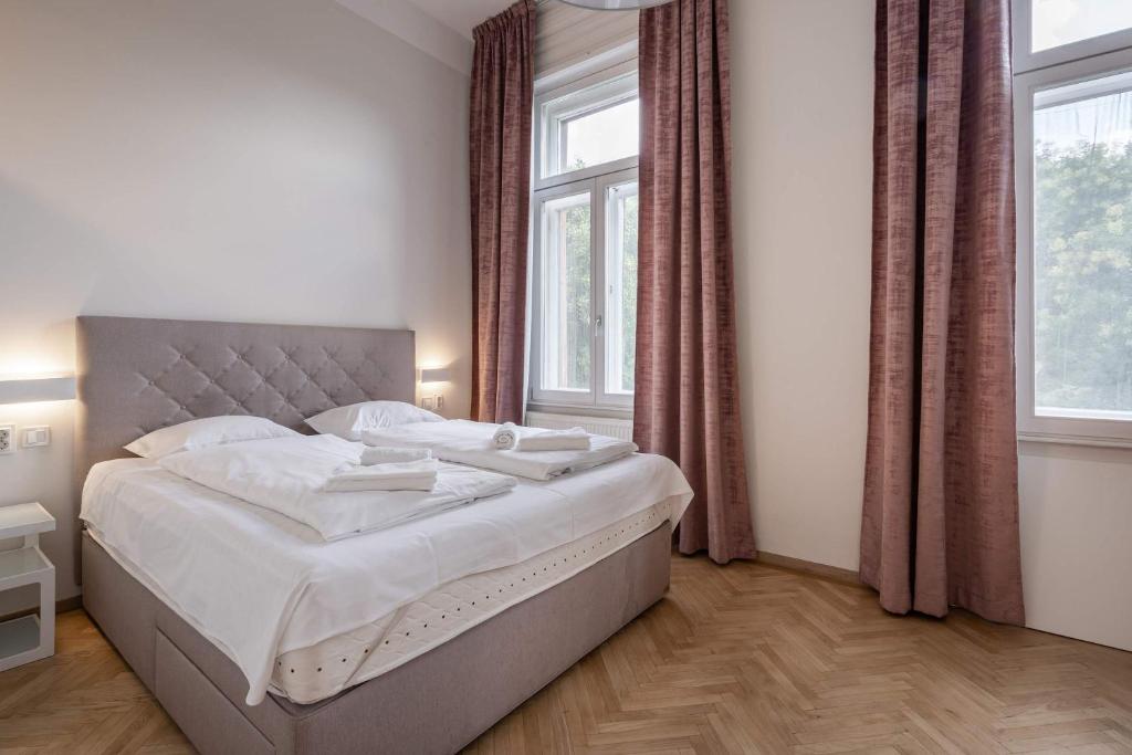 Klauzal Luxury 2 BR apartment K24 1072 Budapest, Klauzál tér kép - 1