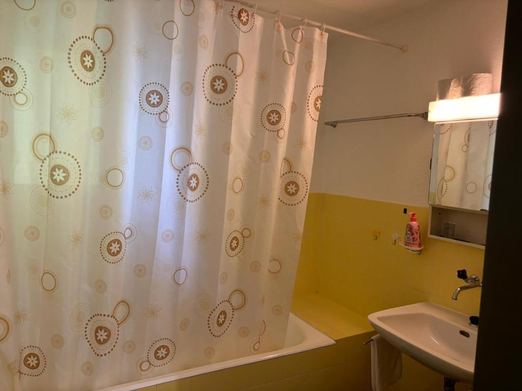 2BDR Apt with See View - Free Parking - Resim 6