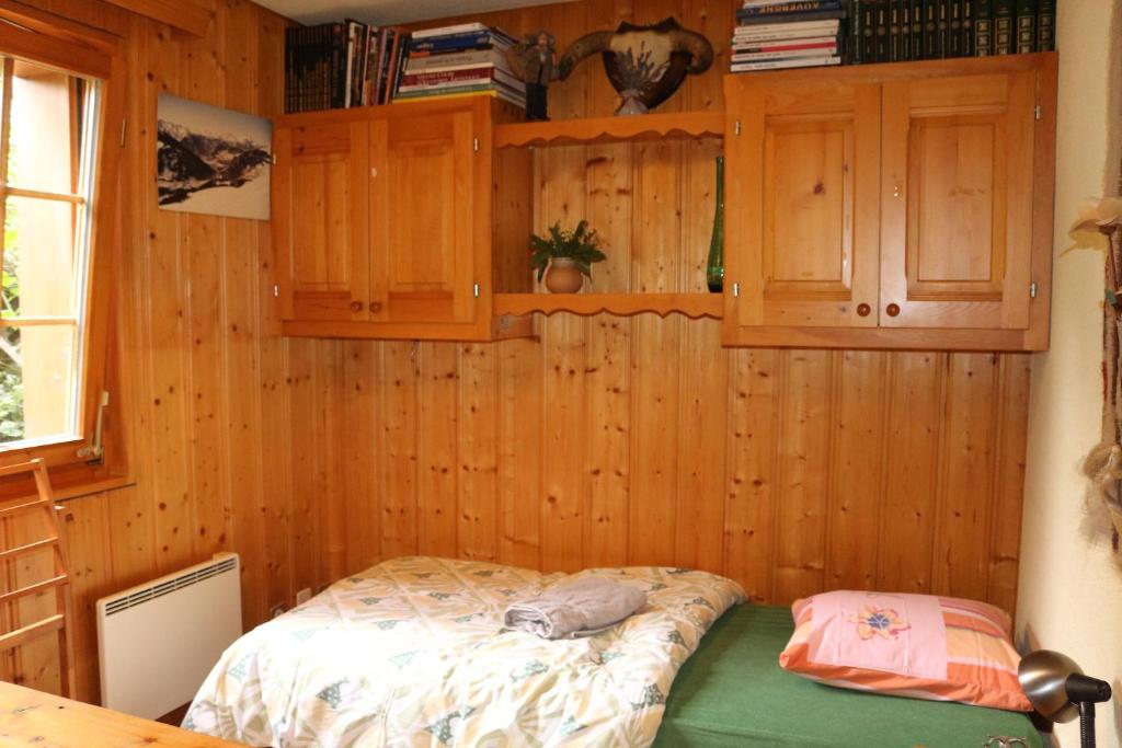 Postel nebo postele na pokoji v ubytování BnB Claudy et Elizabeth Michellod-Dutheil