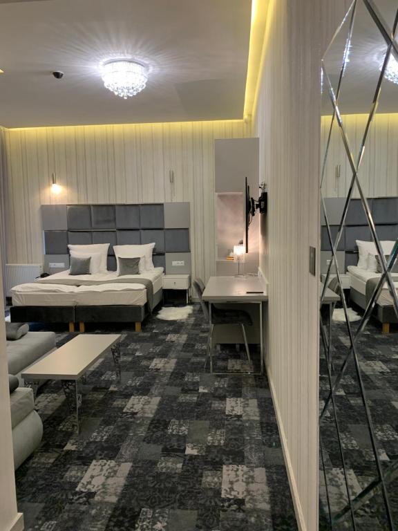 Piramida - Luxury Triple Room
