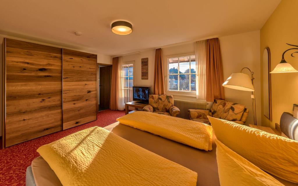 Posezení v ubytování Hotel Sonneneck Titisee -Adults Only-