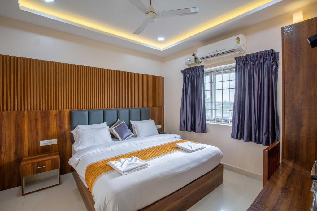 Sruthi Residency - Deluxe Double Room