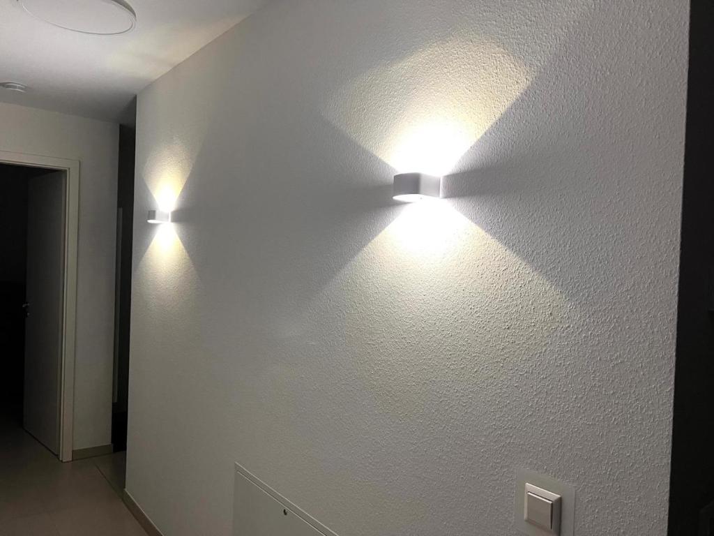 Fotografie z fotogalerie ubytování Özels Designer Loft Metzingen - Smart TV, Netflix, private kostenlose Tiefgarage, Self-Express Check-in,Check-out, Outlet 100m v destinaci Metzingen