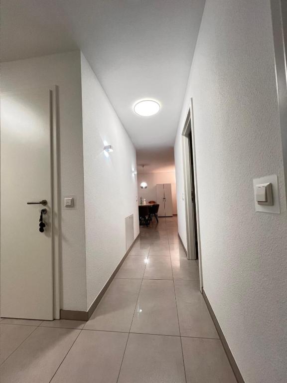Fotografie z fotogalerie ubytování Özels Designer Loft Metzingen - Smart TV, Netflix, private kostenlose Tiefgarage, Self-Express Check-in,Check-out, Outlet 100m v destinaci Metzingen