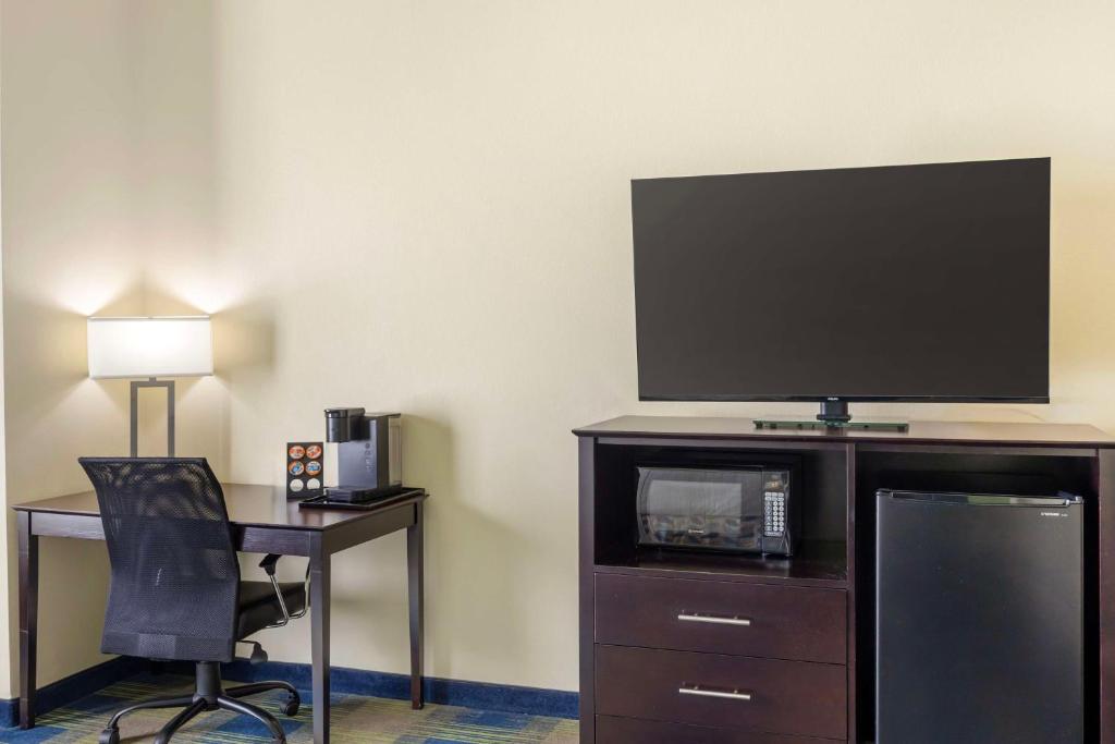 Best Western Plus Pratt - Habitación King
