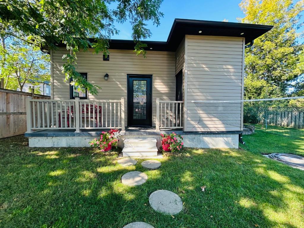 The Grassy Oasis, Brampton (updated prices 2025)