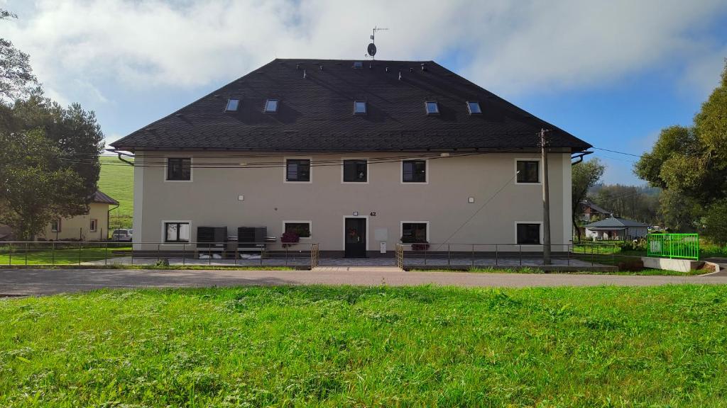 Budova, kde se apartmán nachází