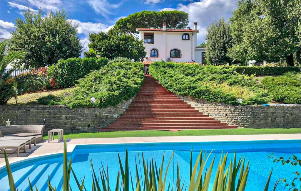 Πισίνα στο ή κοντά στο Lovely Home In Poggio Delle Ginestre