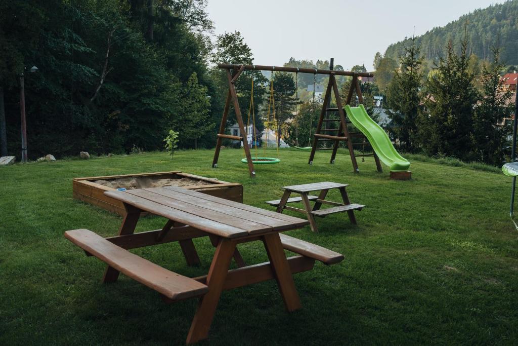 Herní místnost nebo prostor pro děti v ubytování Natur Resort Jetřichovice
