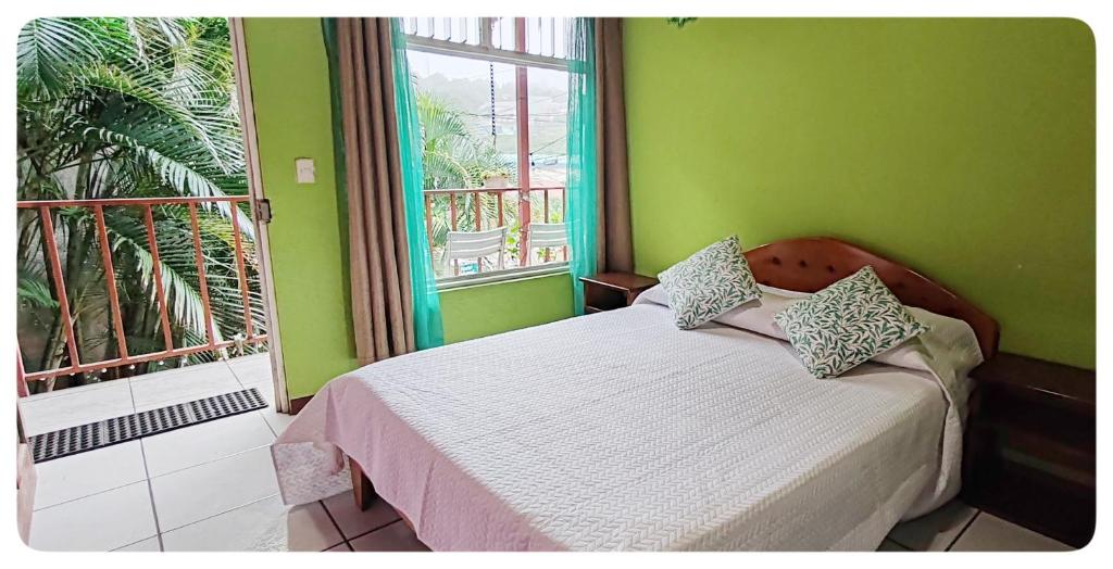 Hotel & Hostel Sloth Backpackers - Salle Jumelle Avec Balcon