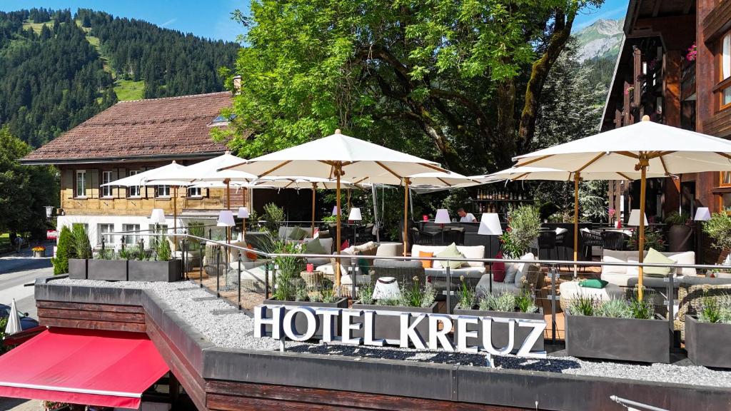 Nespecifikovaný výhled na hory nebo výhled na hory při pohledu z hotelu