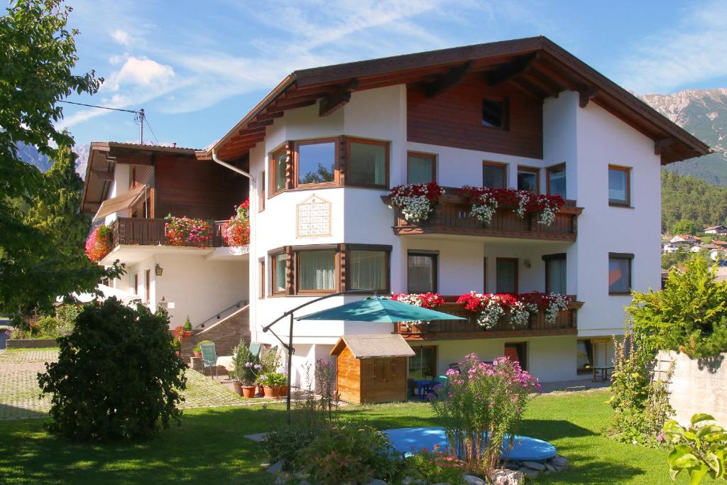 Nespecifikovaný výhled na hory nebo výhled na hory při pohledu z apartmánu