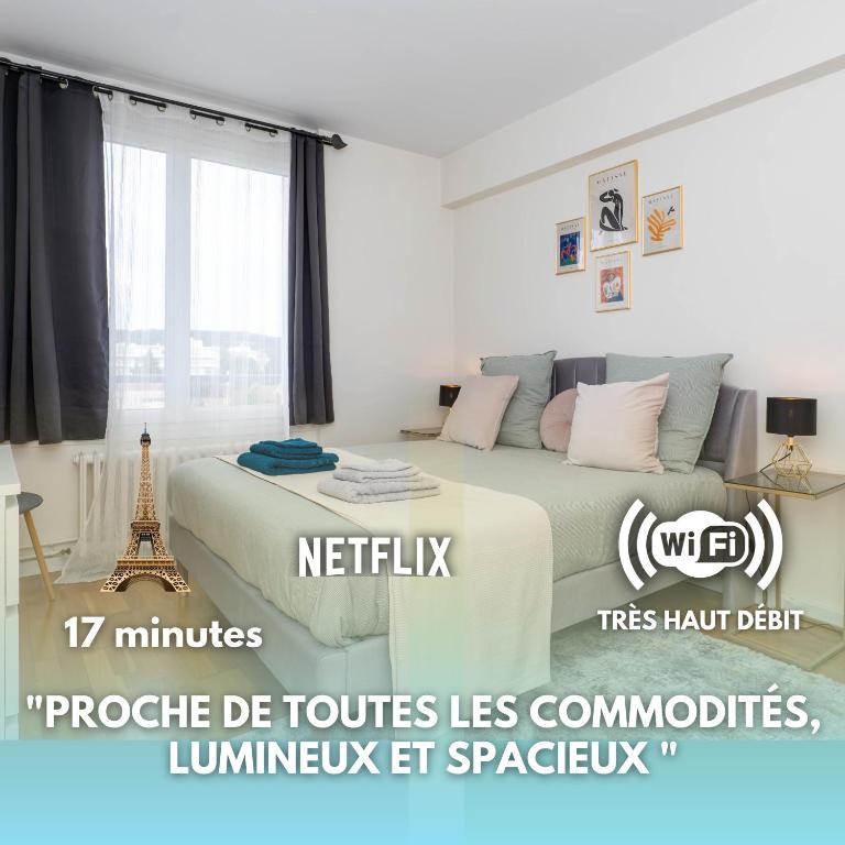 - une chambre avec un lit et une tour dans l'angle dans l'établissement Appartement fonctionnel, balcon ,2 minutes gare ,17 minutes Paris, à Cormeilles-en-Parisis