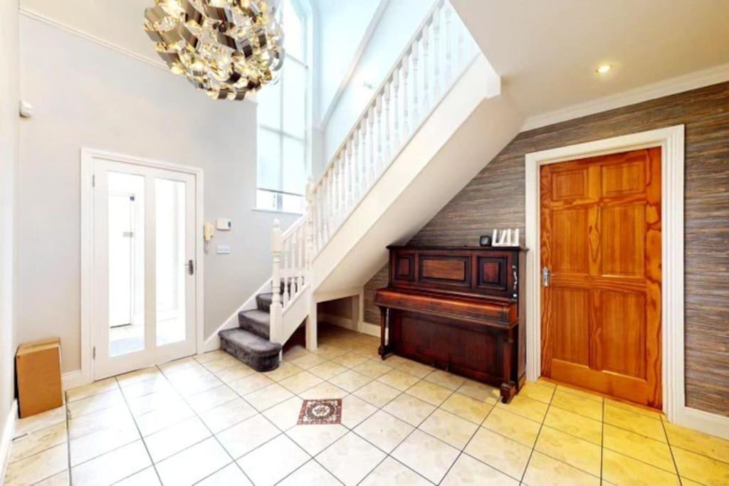 Fotografie z fotogalerie ubytování Entire Home 10 min from Dublin Airport v destinaci Donabate