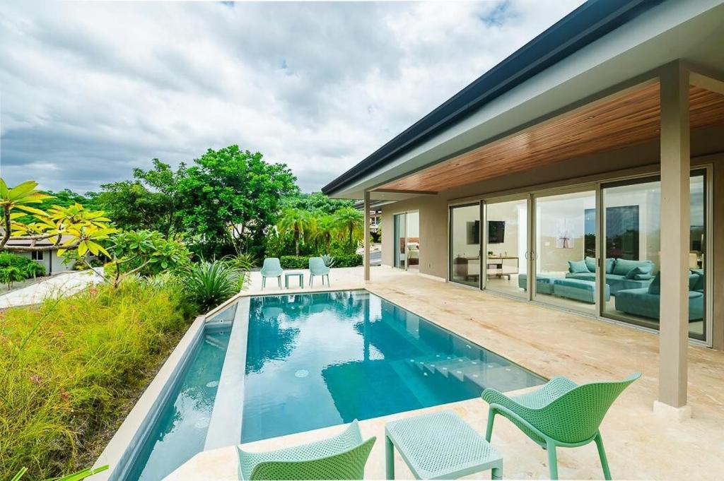 Πισίνα στο ή κοντά στο Exclusive Villa in Mar Vista Community