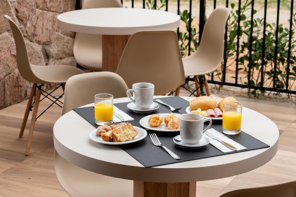 Comida no hotel ou em algum lugar perto