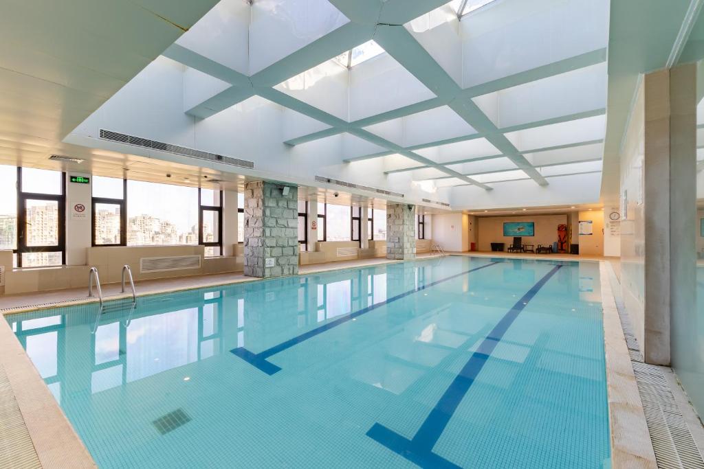 Bazén v ubytování Holiday Inn Shanghai Vista by IHG - Easy access to travel spot city walk nebo v jeho okolí