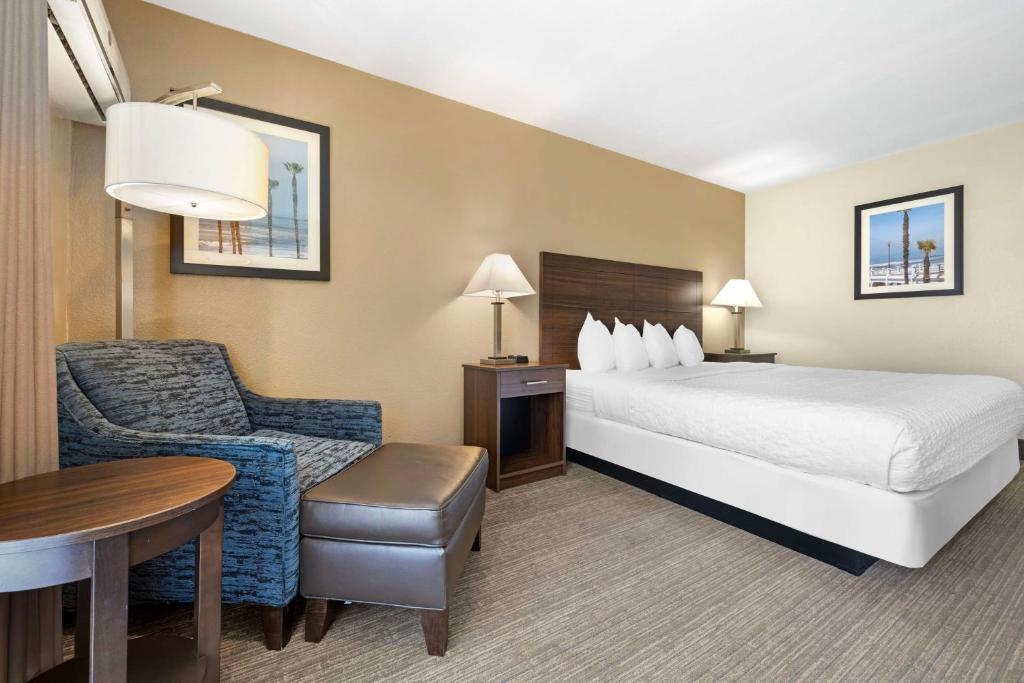 Best Western Oceanside Inn - King Room - Non-Smoking