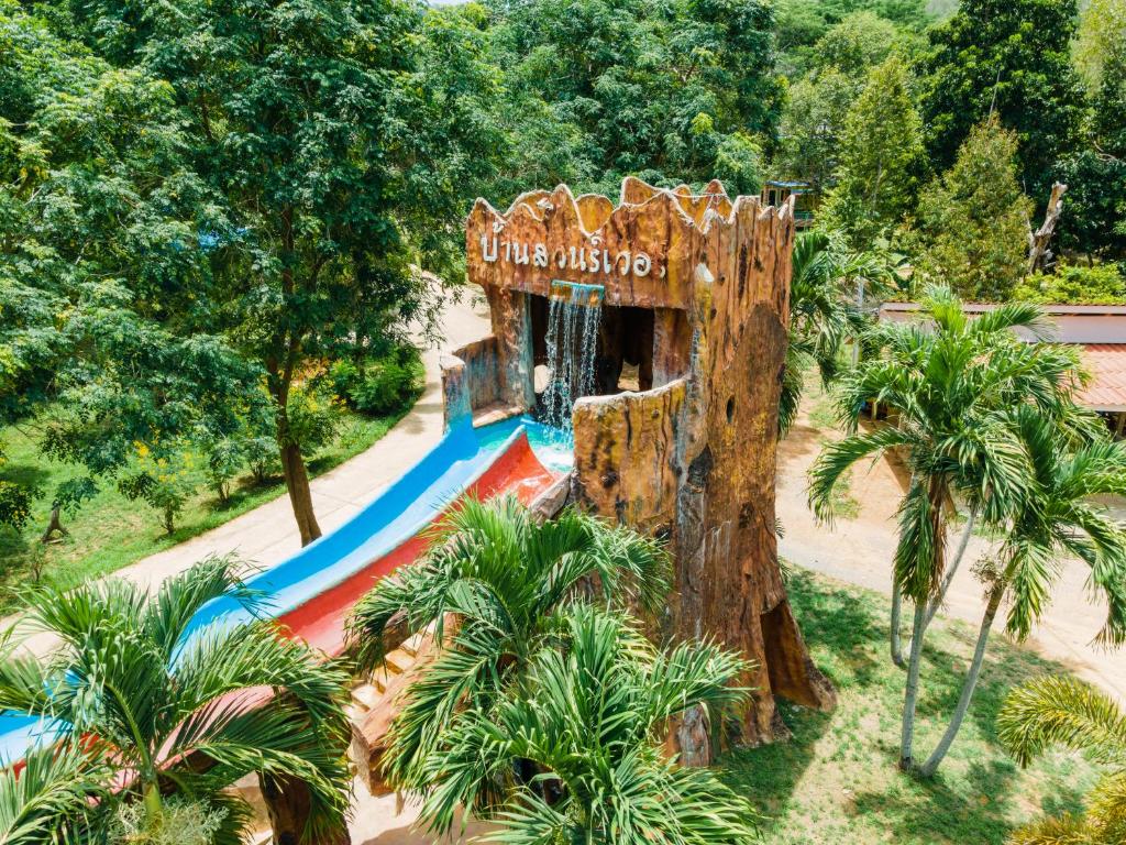 Zahrada ubytování บ้านสวนริเวอร์รีสอร์ทแก่งกระจาน