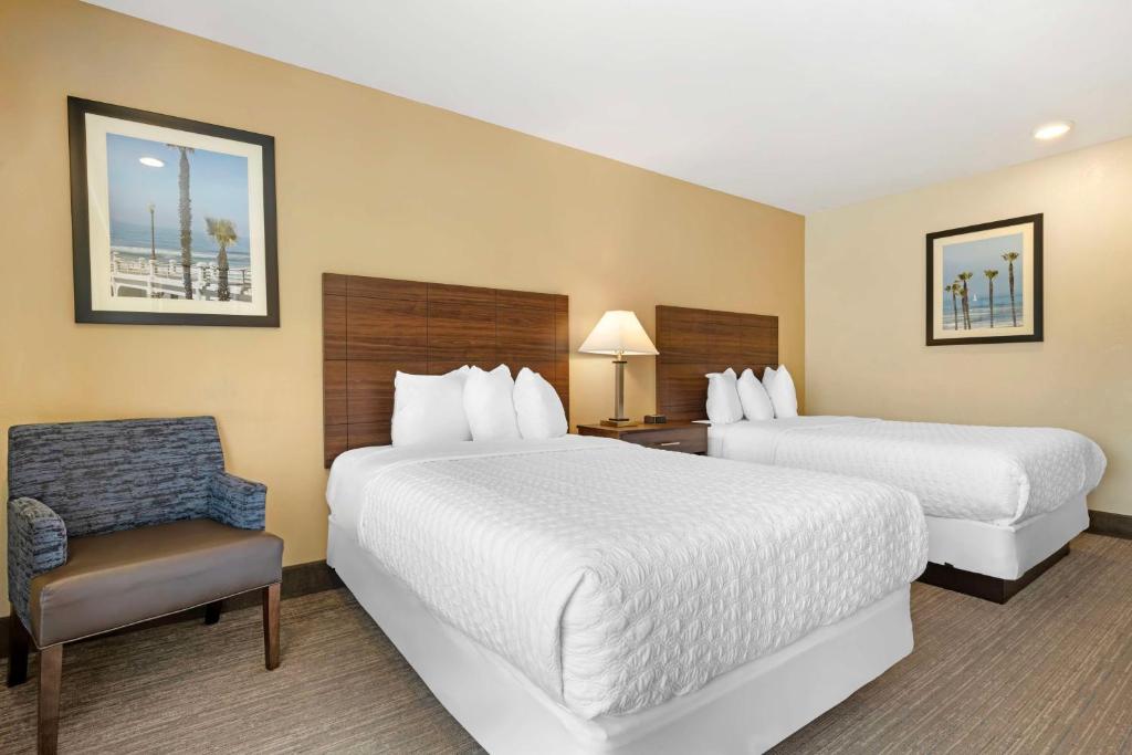 Best Western Oceanside Inn - Quadruple Room With Two Double Beds - Non-Smoking
