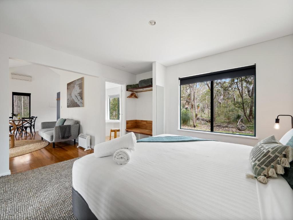 Island Brook Estate Vineyard and Chalets - One-Bedroom House