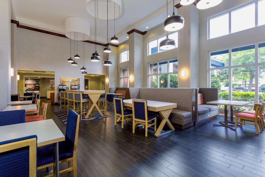 Εστιατόριο ή άλλο μέρος για φαγητό στο Hampton Inn & Suites Tallahassee I-10-Thomasville Road