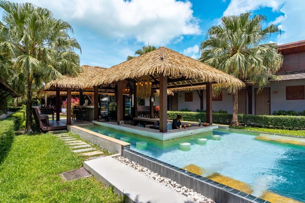 Malabar Pool Villa Phuket - Resim 4