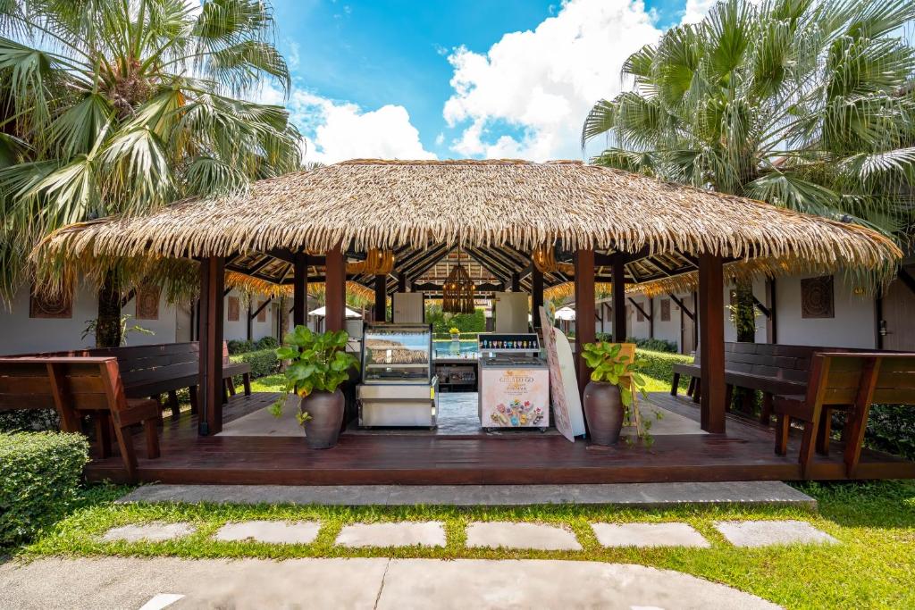 Malabar Pool Villa Phuket - Resim 19
