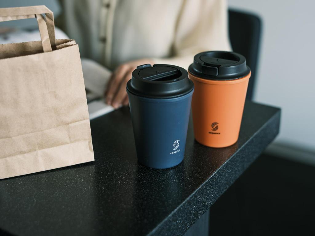 sequence KYOTO GOJOにあるコーヒーまたはお茶
