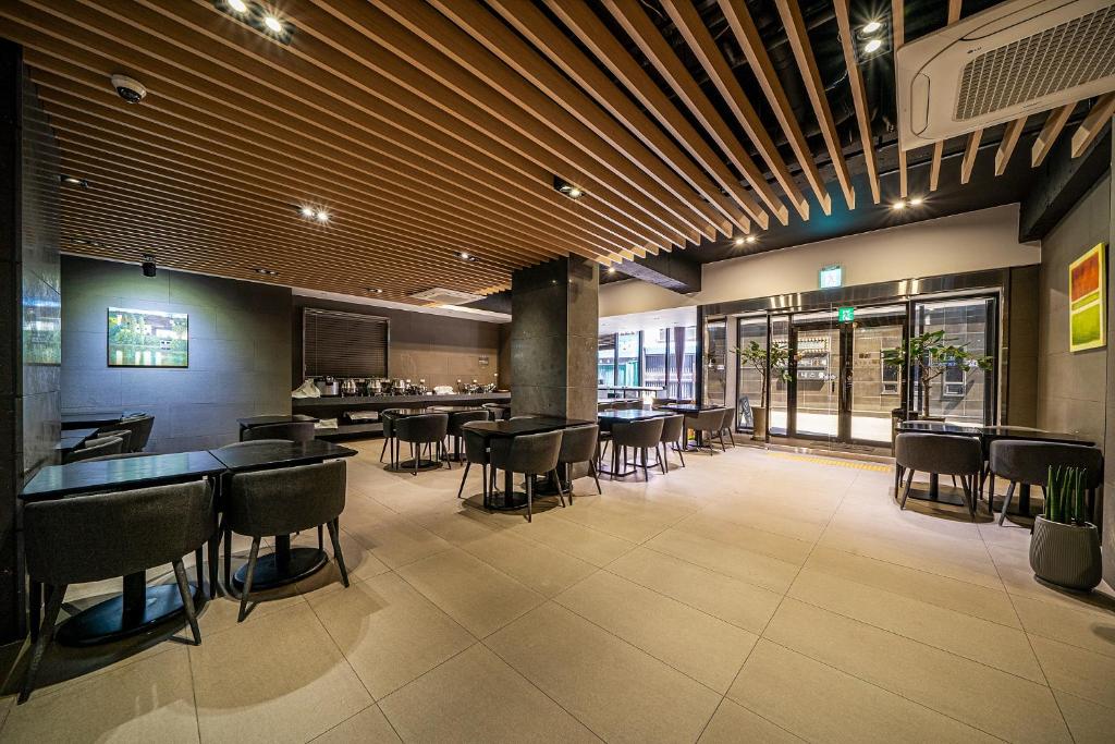 Restaurace v ubytování Rivertain Hotel Gyeongju