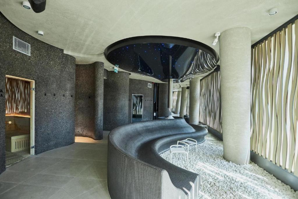 Posedenie v ubytovaní Wave Sea View & SPA Apartment A756